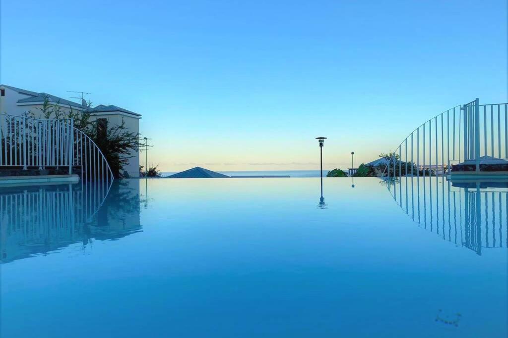 L'Instant Evasion, Studio Avec Terrasse, Piscine ! Сен-Жиль-ле-Бэн Экстерьер фото